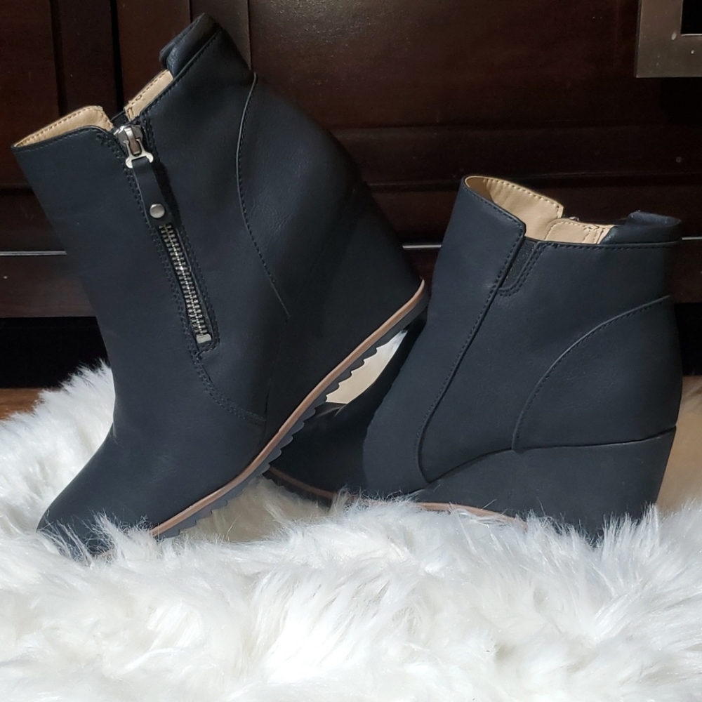 Soul Naturalizer Haley Wedge Ankle Boot